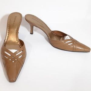 Gianni Bini Kitten heel Slides / Mules pointed toe